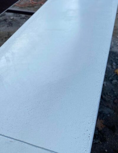 fehér beton párkány elem kültéri felhasználásra