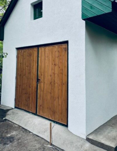 beton lábazat és beton járdaszegély családi ház felújításnál